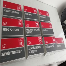 Braille ajtó táblák